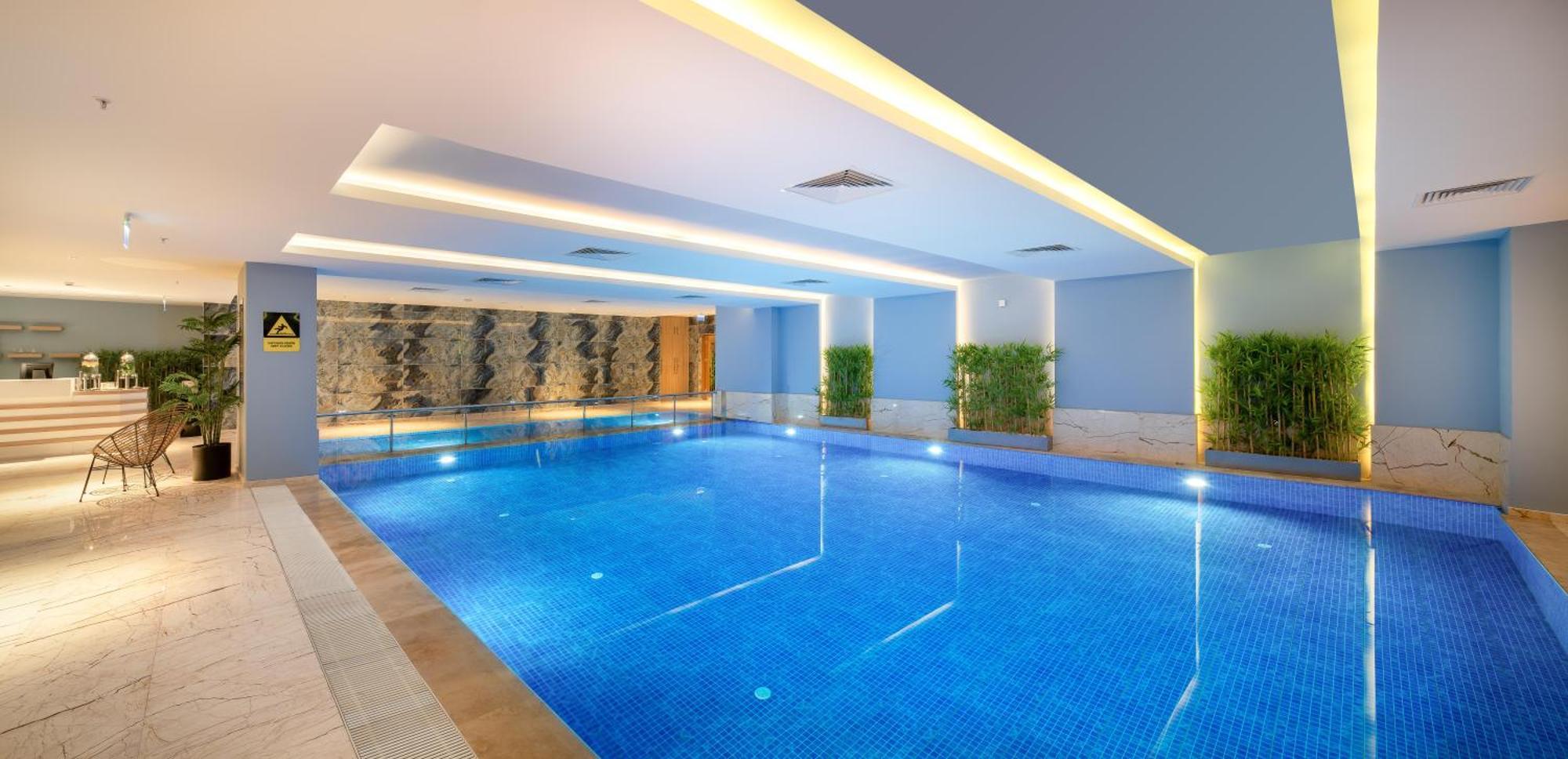 Concorde Tower Hotel & Casino نيقوسيا المظهر الخارجي الصورة Indoor pool