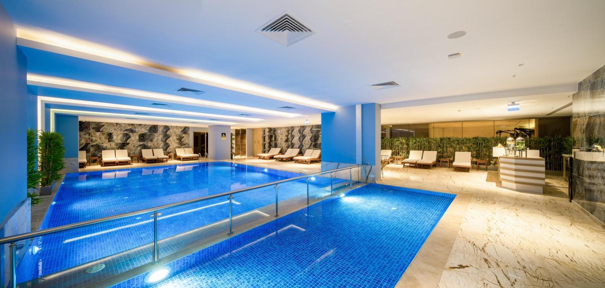 Concorde Tower Hotel & Casino نيقوسيا المظهر الخارجي الصورة Indoor pool