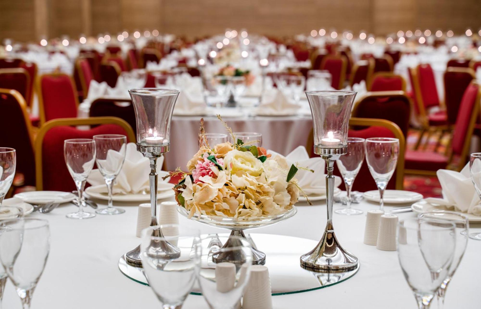 Concorde Tower Hotel & Casino نيقوسيا المظهر الخارجي الصورة A table set for a formal dinner